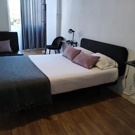 Tmj Beb Bed & Breakfast Oporto